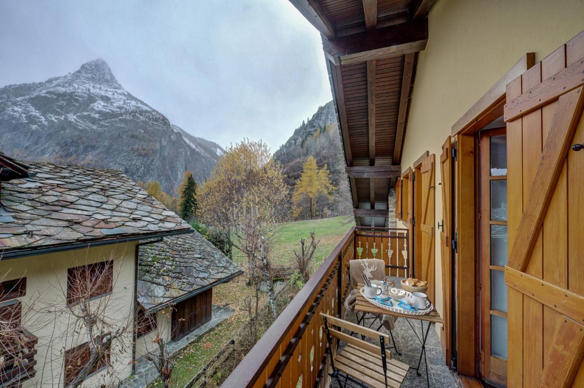 Casa Villair - Posteggio Privato E Wifi Courmayeur